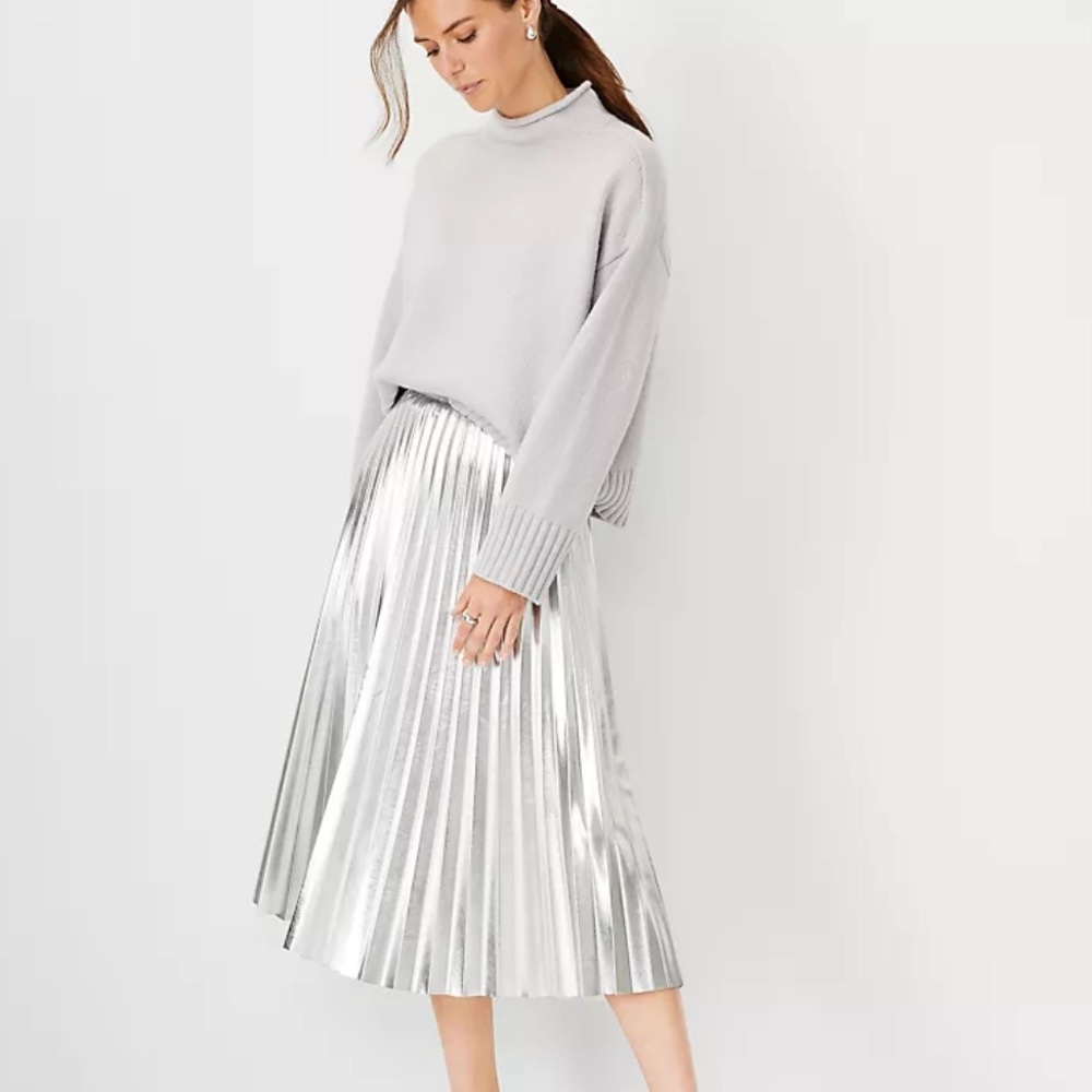 Ann Taylor Silver Metallic Pleated Midi Skirt Glam Holiday Party Size 4